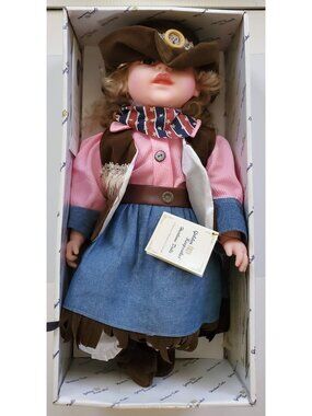 VINTAGE GOLDEN KEEPSAKES HEIRLOOM COWGIRL PORCELAIN DOLL COLLECTIBLE NWT IN BOX